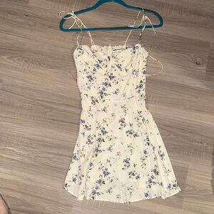 Reformation mini dress white and blue floral size 4 NWOT never worn Saskia style